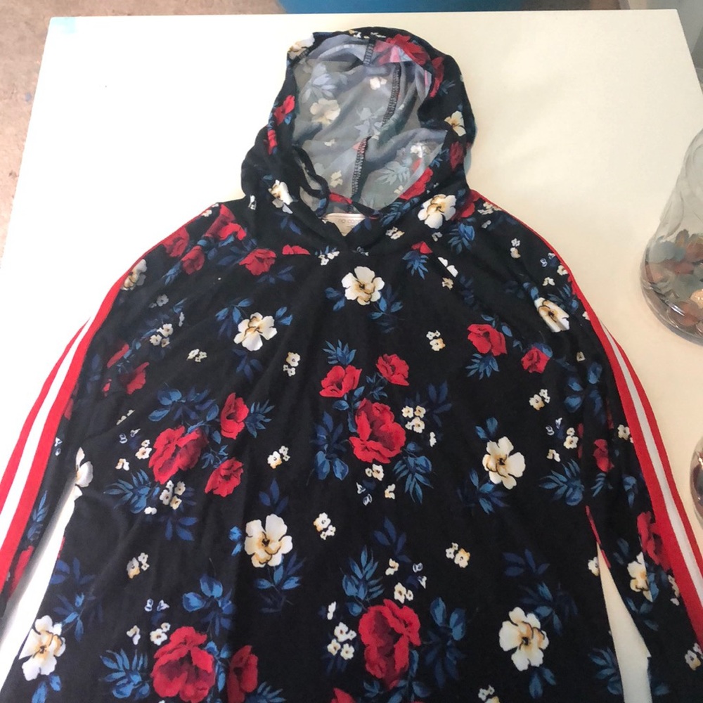Hooded Navy Shirt w/Flowers (girls XL)